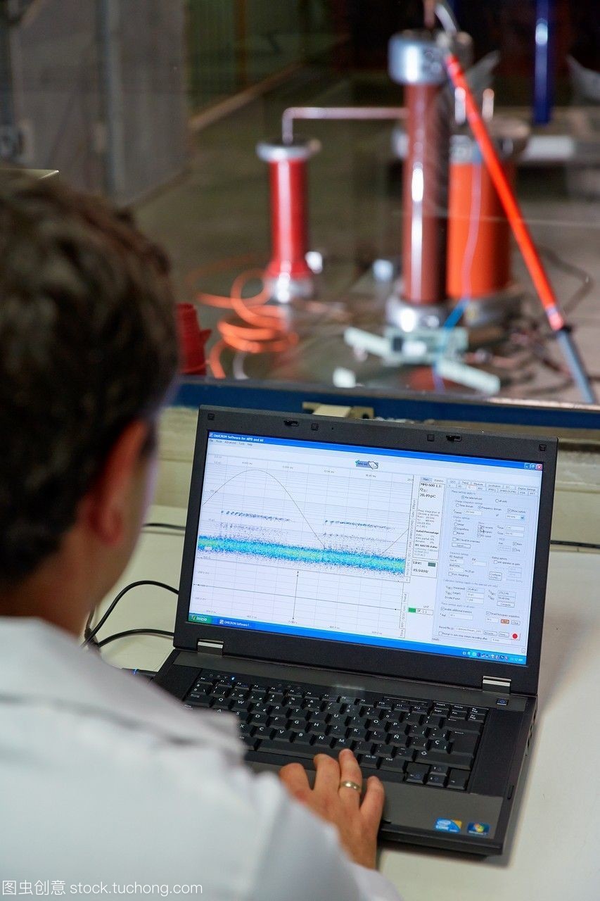 沖擊試驗。設(shè)備用火花隙提升。高壓電氣實驗室。電氣設(shè)備的認證。技術(shù)服務(wù)行業(yè)。bizkaiatecnalia研究和創(chuàng)新巴斯克的國家西班牙。