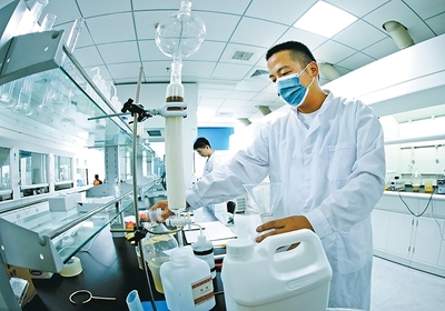 研發生產醫藥產品，做強做大企業規模